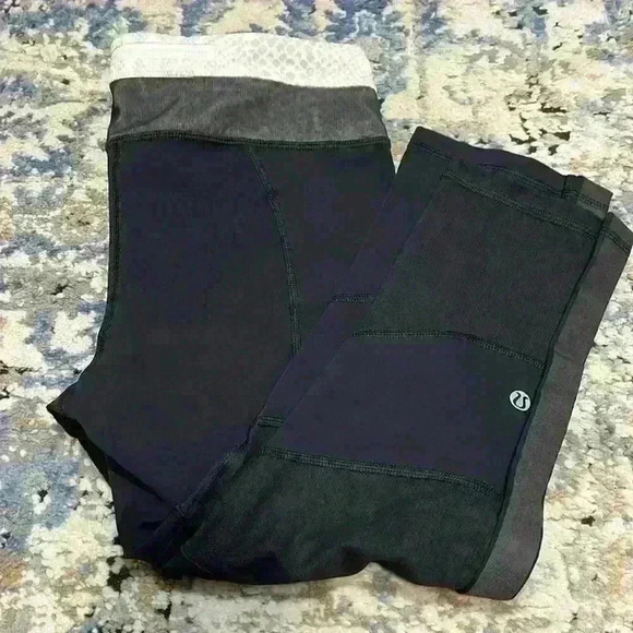 lululemon athletica Pants - Lululemon cropped leggings
